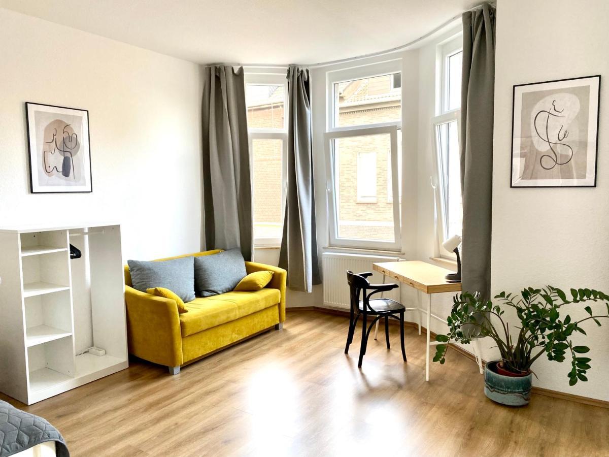 2 Rooms, Free Parking, 25 Min To Duesseldorf, 150 Mbps Wlan Duisburg Exteriör bild
