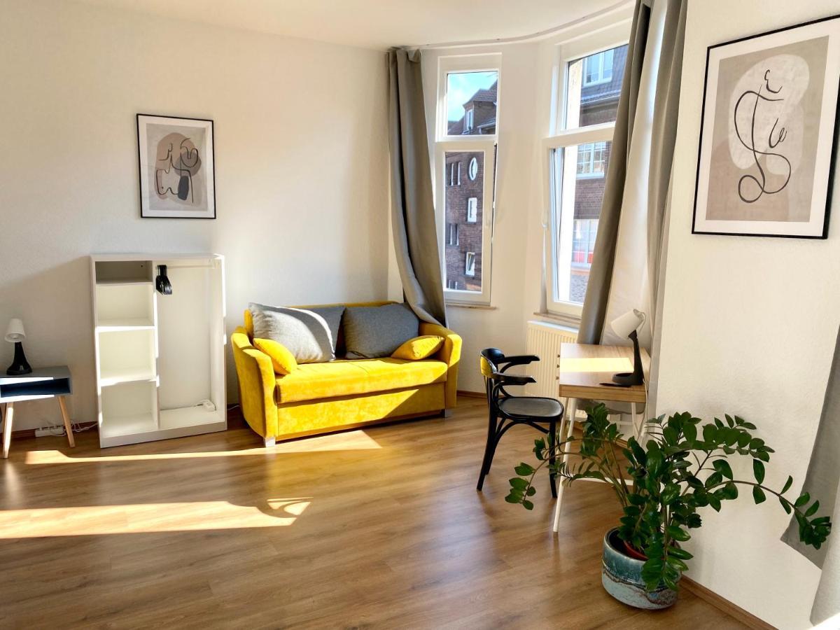 2 Rooms, Free Parking, 25 Min To Duesseldorf, 150 Mbps Wlan Duisburg Exteriör bild
