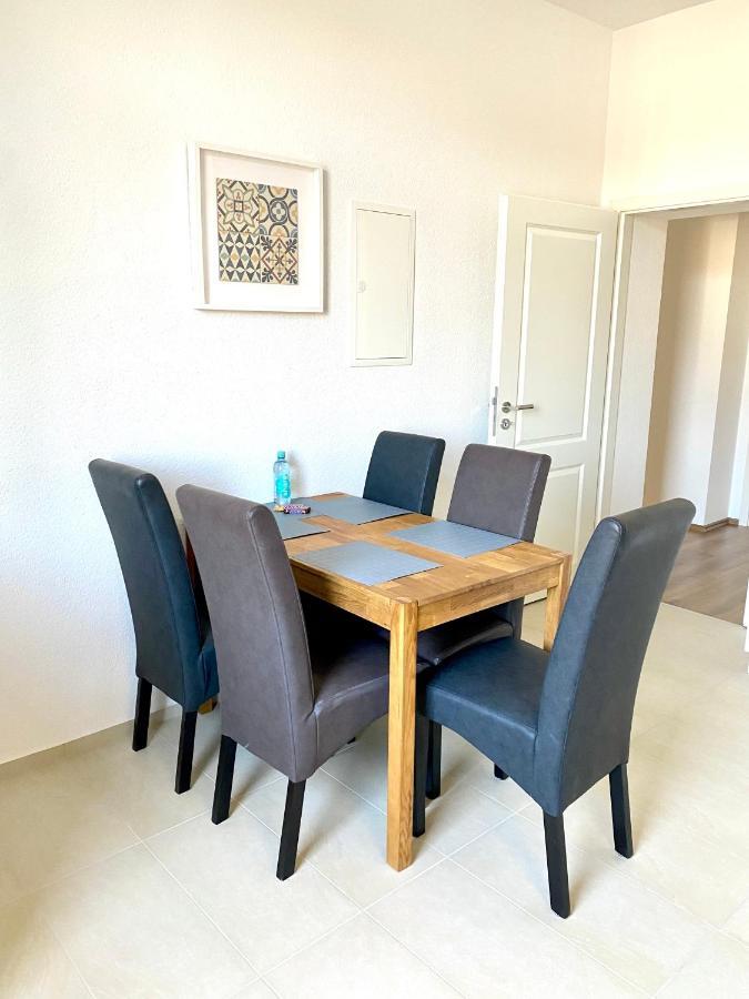 2 Rooms, Free Parking, 25 Min To Duesseldorf, 150 Mbps Wlan Duisburg Exteriör bild