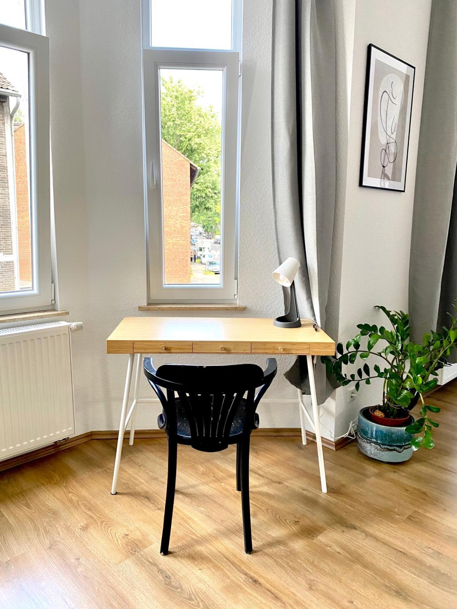 2 Rooms, Free Parking, 25 Min To Duesseldorf, 150 Mbps Wlan Duisburg Exteriör bild