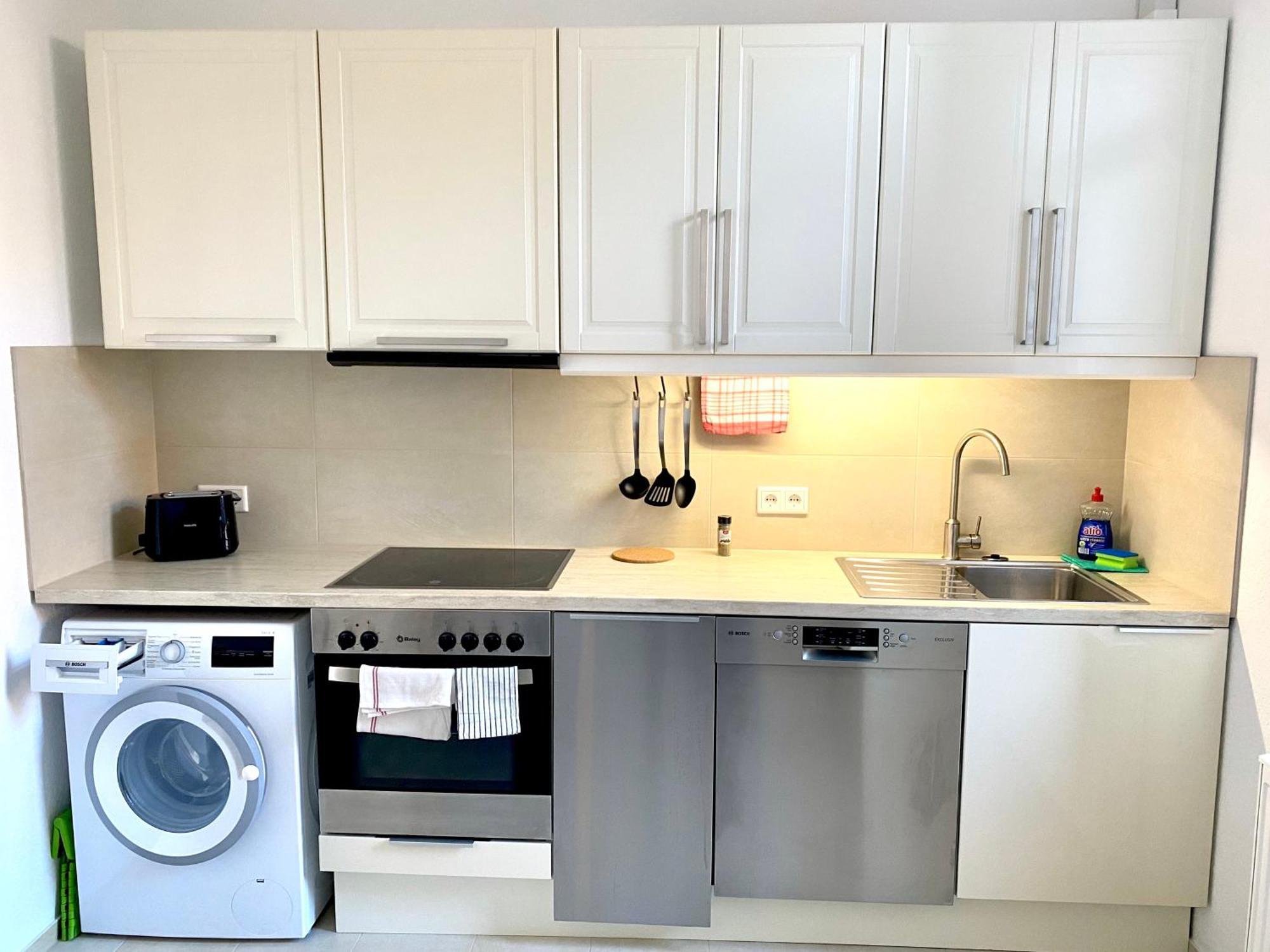2 Rooms, Free Parking, 25 Min To Duesseldorf, 150 Mbps Wlan Duisburg Exteriör bild