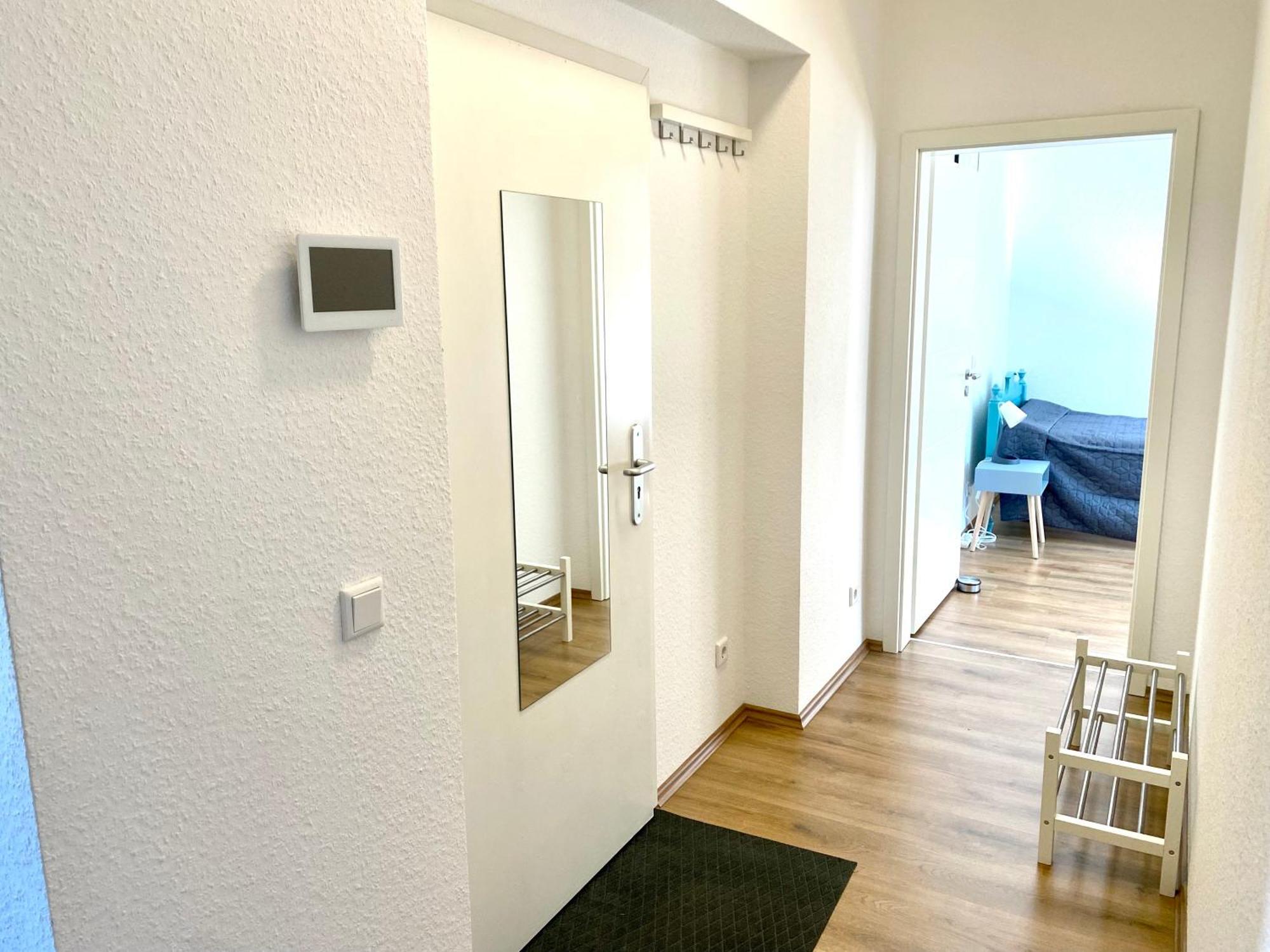 2 Rooms, Free Parking, 25 Min To Duesseldorf, 150 Mbps Wlan Duisburg Exteriör bild