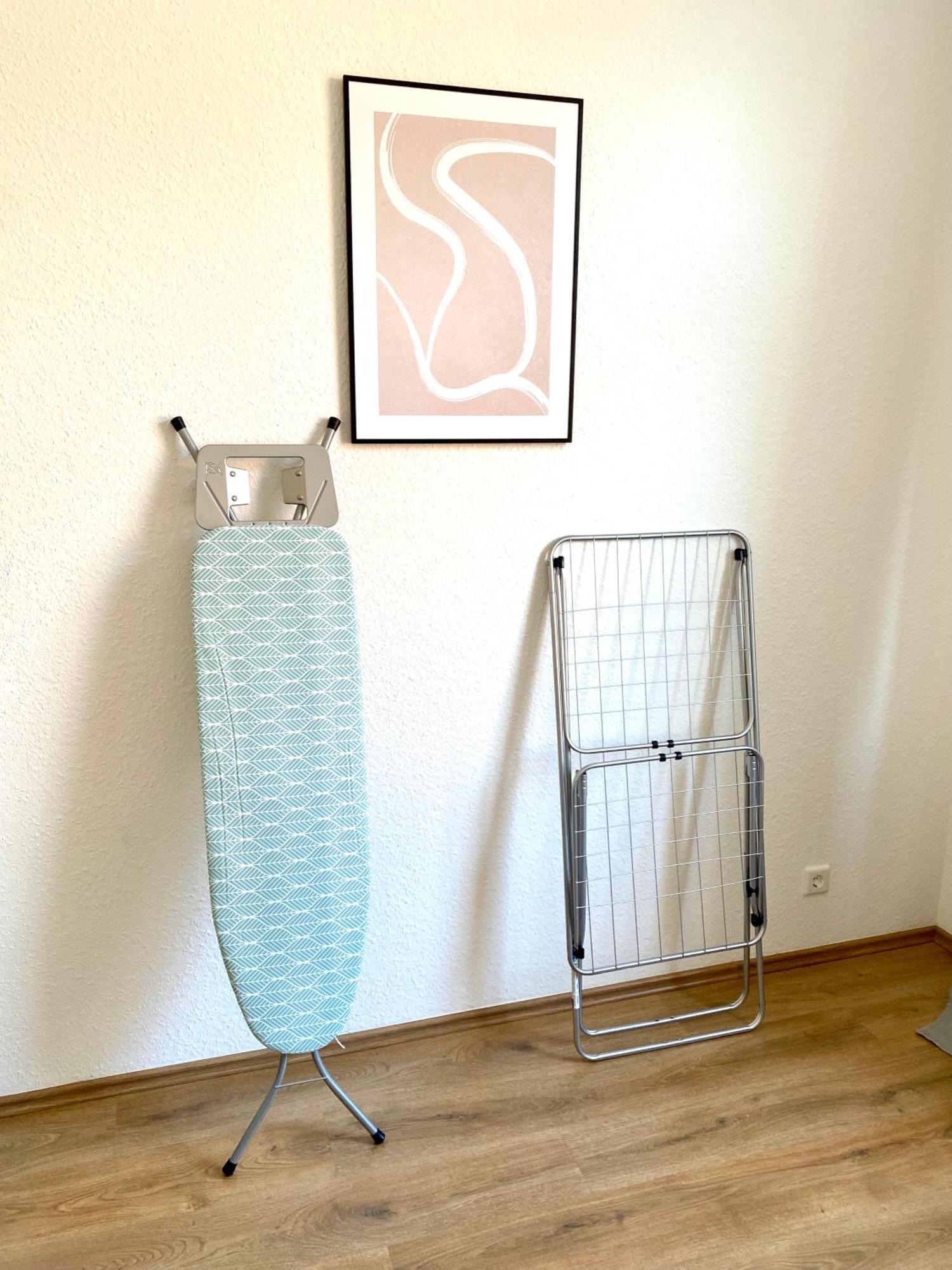 2 Rooms, Free Parking, 25 Min To Duesseldorf, 150 Mbps Wlan Duisburg Exteriör bild